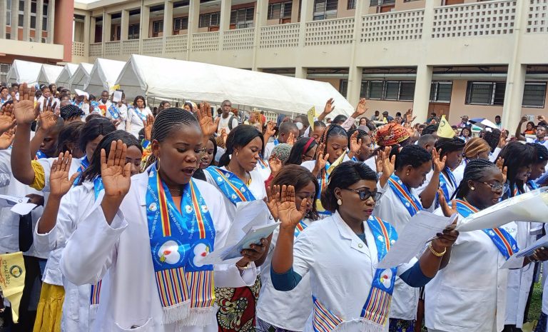 Kinshasa organise une cérémonie de Prestation de serment des infirmiers et infirmières!
